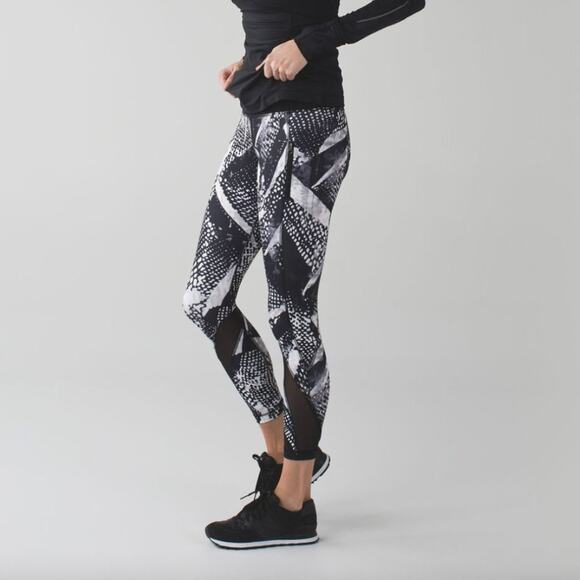 Lululemon Inspire Tight II (Mesh) Leggings in Static Mist White Black - Picture 1 of 9